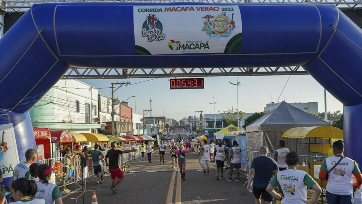 Corridas no Amapá: imagem de corredores na largada da Corrida Macapá Verão.